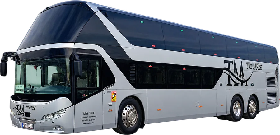 Srebrni autobus Neoplan Skyliner s natpisom TM Tours